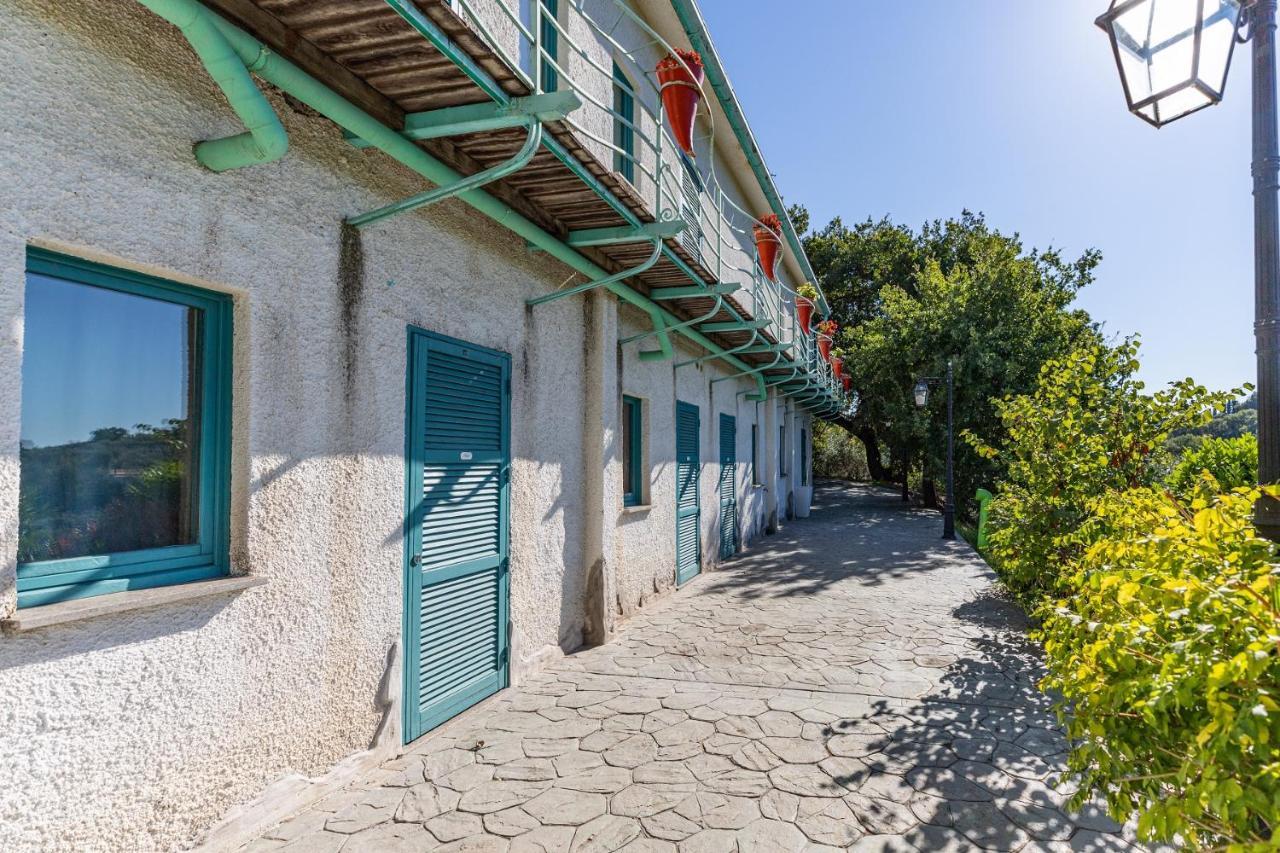 Ille-Roif Resort&Spa Fara in Sabina Екстериор снимка